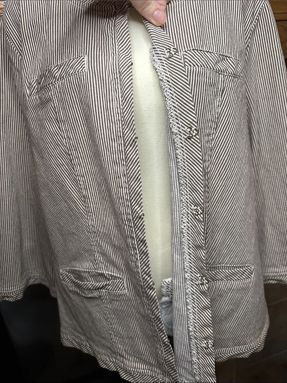 Brown & White Striped Jacket 3/4 Split Sleeve Hook & Eye Closure Size 1X